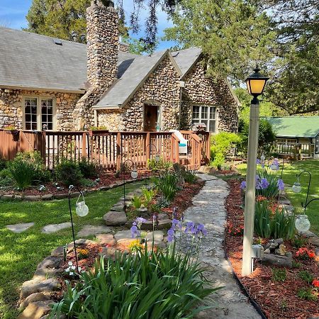 Rock Cottage Gardens B&B Eureka Springs Dış mekan fotoğraf